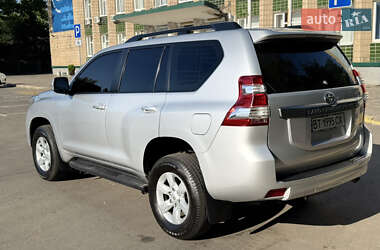 Позашляховик / Кросовер Toyota Land Cruiser Prado 2017 в 