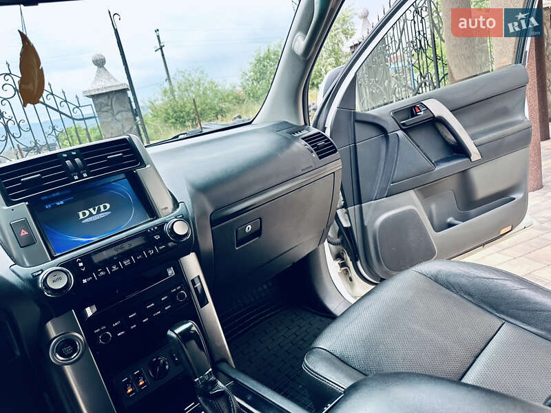 Позашляховик / Кросовер Toyota Land Cruiser Prado 2012 в Нижній Апші