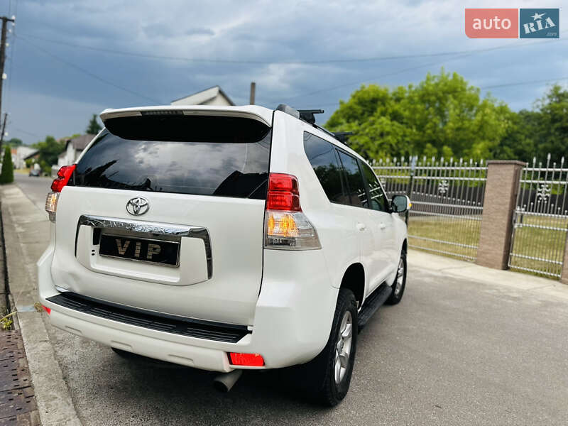 Позашляховик / Кросовер Toyota Land Cruiser Prado 2012 в Нижній Апші