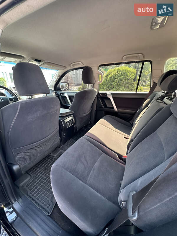 Внедорожник / Кроссовер Toyota Land Cruiser Prado 2017 в Днепре