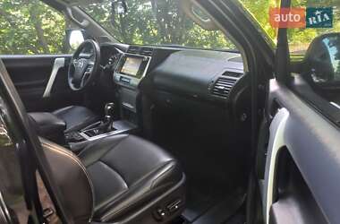 Позашляховик / Кросовер Toyota Land Cruiser Prado 2019 в 