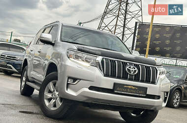 Позашляховик / Кросовер Toyota Land Cruiser Prado 2019 в  фото 3 Позашляховик / Кросовер Toyota Land Cruiser Prado 2019 в