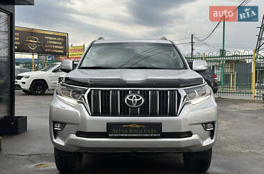 Позашляховик / Кросовер Toyota Land Cruiser Prado 2019 в  фото 7 Позашляховик / Кросовер Toyota Land Cruiser Prado 2019 в