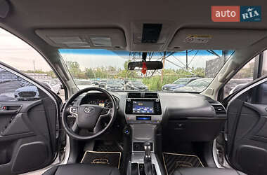 Позашляховик / Кросовер Toyota Land Cruiser Prado 2019 в  фото 21 Позашляховик / Кросовер Toyota Land Cruiser Prado 2019 в