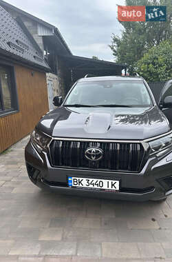 Позашляховик / Кросовер Toyota Land Cruiser Prado 2022 в Рокитному
