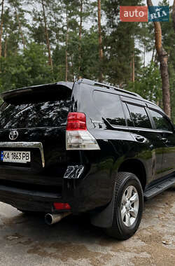 Позашляховик / Кросовер Toyota Land Cruiser Prado 2012 в 