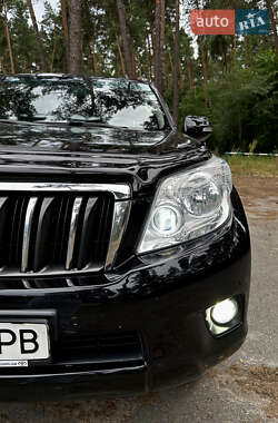Позашляховик / Кросовер Toyota Land Cruiser Prado 2012 в 