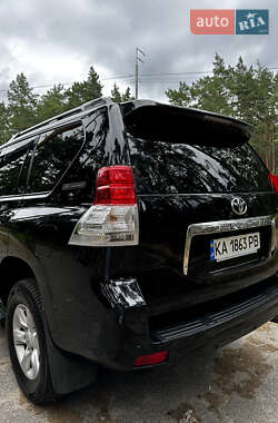 Позашляховик / Кросовер Toyota Land Cruiser Prado 2012 в 