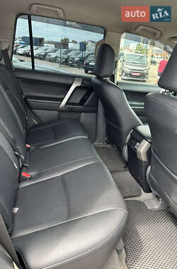 Позашляховик / Кросовер Toyota Land Cruiser Prado 2012 в 