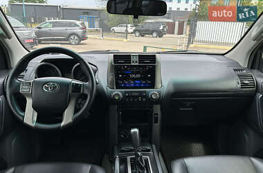 Позашляховик / Кросовер Toyota Land Cruiser Prado 2012 в 