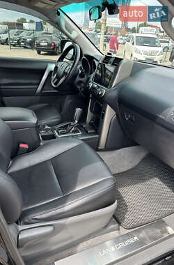 Позашляховик / Кросовер Toyota Land Cruiser Prado 2012 в 