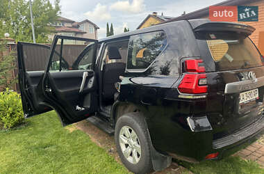 Внедорожник / Кроссовер Toyota Land Cruiser Prado 2020 в 