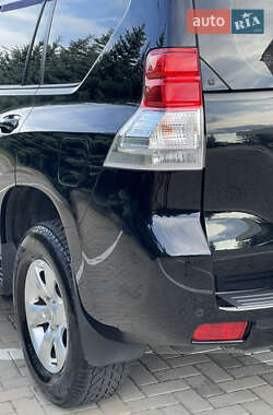 Внедорожник / Кроссовер Toyota Land Cruiser Prado 2011 в 