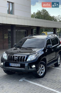 Внедорожник / Кроссовер Toyota Land Cruiser Prado 2011 в 