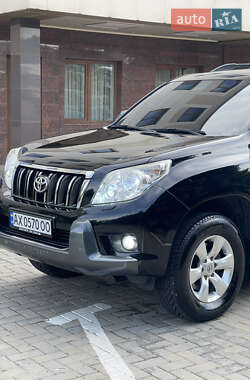 Внедорожник / Кроссовер Toyota Land Cruiser Prado 2011 в 