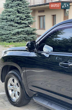 Внедорожник / Кроссовер Toyota Land Cruiser Prado 2011 в 