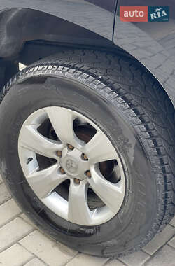 Внедорожник / Кроссовер Toyota Land Cruiser Prado 2011 в 