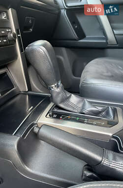 Внедорожник / Кроссовер Toyota Land Cruiser Prado 2011 в 