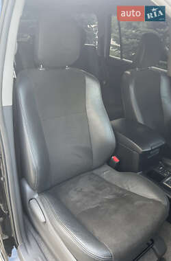 Внедорожник / Кроссовер Toyota Land Cruiser Prado 2011 в 
