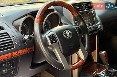 Внедорожник / Кроссовер Toyota Land Cruiser Prado 2010 в 