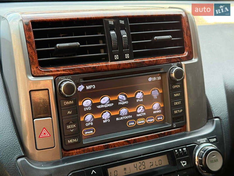Внедорожник / Кроссовер Toyota Land Cruiser Prado 2010 в Днепре