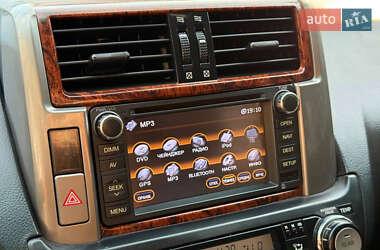 Внедорожник / Кроссовер Toyota Land Cruiser Prado 2010 в 