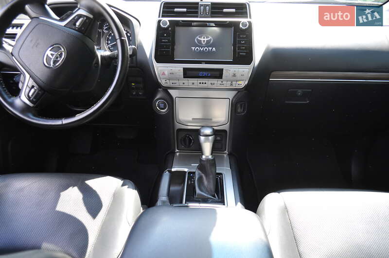Внедорожник / Кроссовер Toyota Land Cruiser Prado 2019 в Киеве
