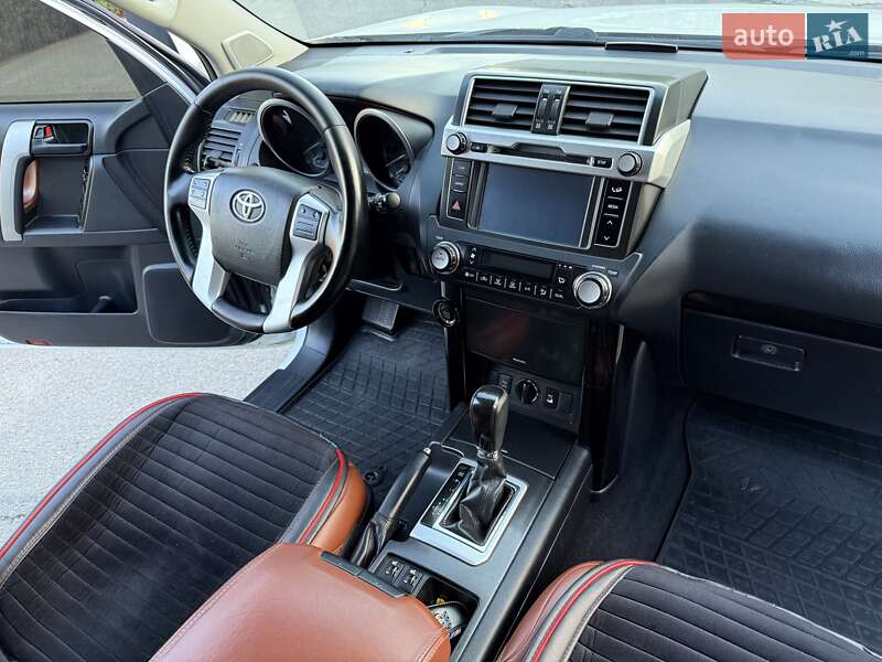 Позашляховик / Кросовер Toyota Land Cruiser Prado 2014 в Полтаві