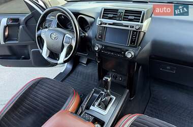Внедорожник / Кроссовер Toyota Land Cruiser Prado 2014 в 