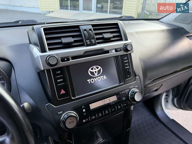 Позашляховик / Кросовер Toyota Land Cruiser Prado 2014 в Полтаві