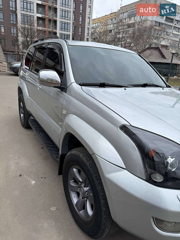 Внедорожник / Кроссовер Toyota Land Cruiser Prado 2005 в Днепре