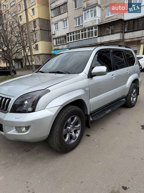 Внедорожник / Кроссовер Toyota Land Cruiser Prado 2005 в Днепре