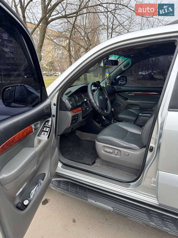 Внедорожник / Кроссовер Toyota Land Cruiser Prado 2005 в Днепре