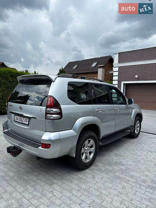 Позашляховик / Кросовер Toyota Land Cruiser Prado 2007 в Києві