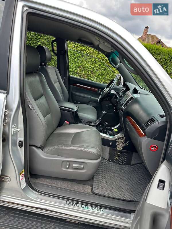 Позашляховик / Кросовер Toyota Land Cruiser Prado 2007 в Києві