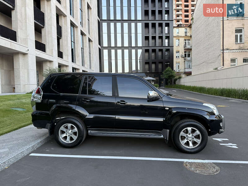 Позашляховик / Кросовер Toyota Land Cruiser Prado 2004 в Києві