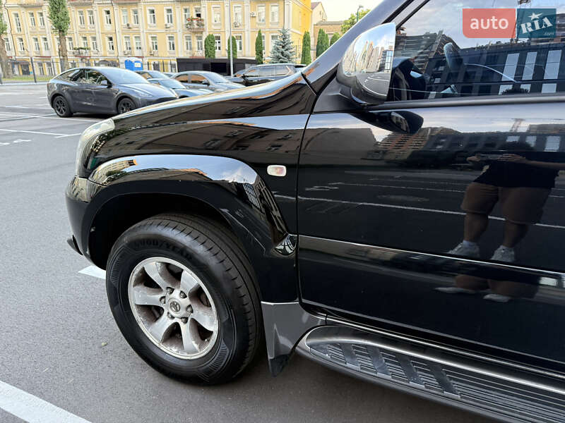 Позашляховик / Кросовер Toyota Land Cruiser Prado 2004 в Києві