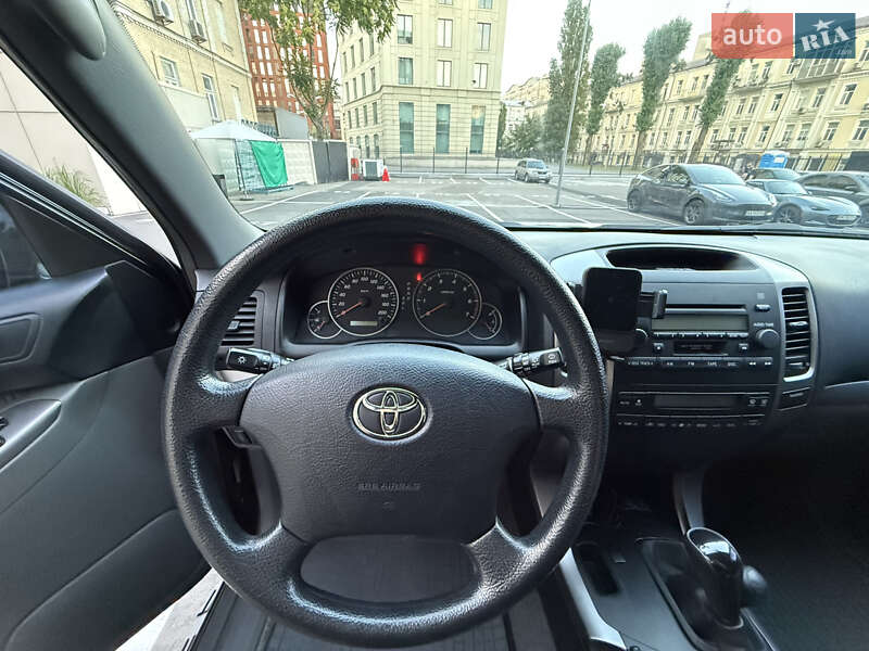 Позашляховик / Кросовер Toyota Land Cruiser Prado 2004 в Києві
