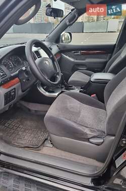 Внедорожник / Кроссовер Toyota Land Cruiser Prado 2005 в  фото 2 Внедорожник / Кроссовер Toyota Land Cruiser Prado 2005 в