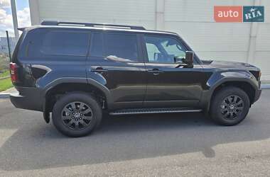 Позашляховик / Кросовер Toyota Land Cruiser Prado 2025 в 