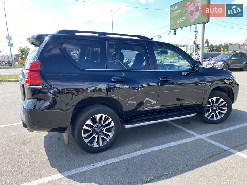 Toyota Land Cruiser Prado 2022