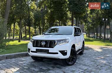Внедорожник / Кроссовер Toyota Land Cruiser Prado 2021 в 
