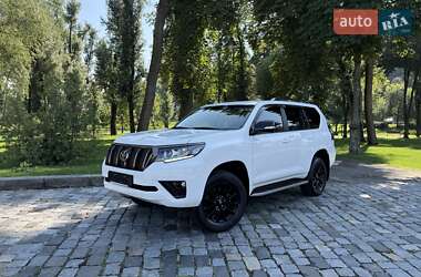 Внедорожник / Кроссовер Toyota Land Cruiser Prado 2021 в 