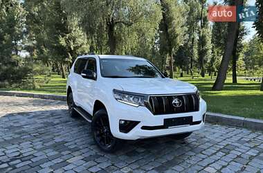 Внедорожник / Кроссовер Toyota Land Cruiser Prado 2021 в 