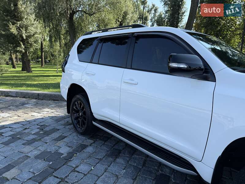 Внедорожник / Кроссовер Toyota Land Cruiser Prado 2021 в Киеве фото 25 Внедорожник / Кроссовер Toyota Land Cruiser Prado 2021 в Киеве