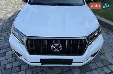 Внедорожник / Кроссовер Toyota Land Cruiser Prado 2021 в 