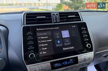 Внедорожник / Кроссовер Toyota Land Cruiser Prado 2021 в 
