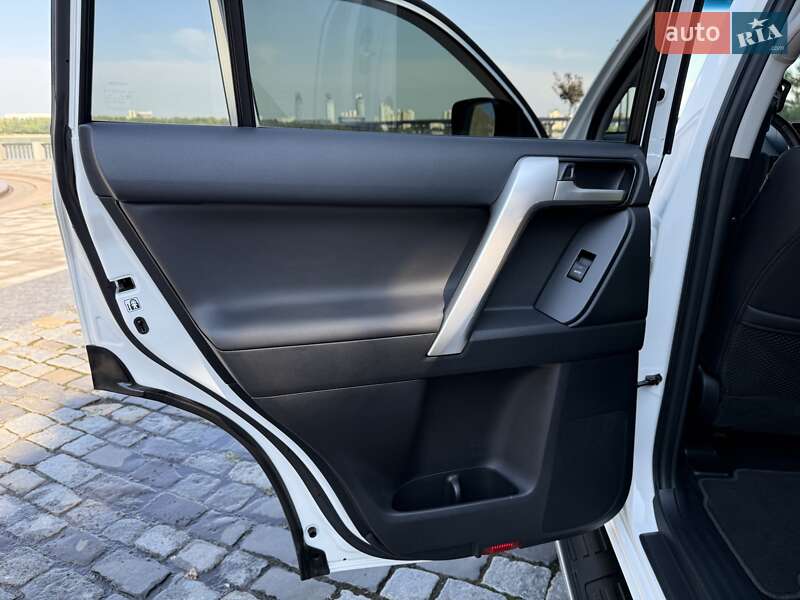 Внедорожник / Кроссовер Toyota Land Cruiser Prado 2021 в Киеве фото 85 Внедорожник / Кроссовер Toyota Land Cruiser Prado 2021 в Киеве