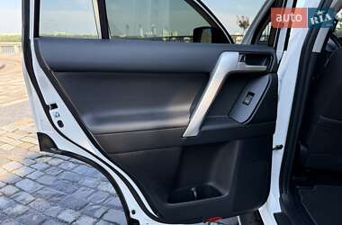 Внедорожник / Кроссовер Toyota Land Cruiser Prado 2021 в 