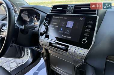 Внедорожник / Кроссовер Toyota Land Cruiser Prado 2021 в 